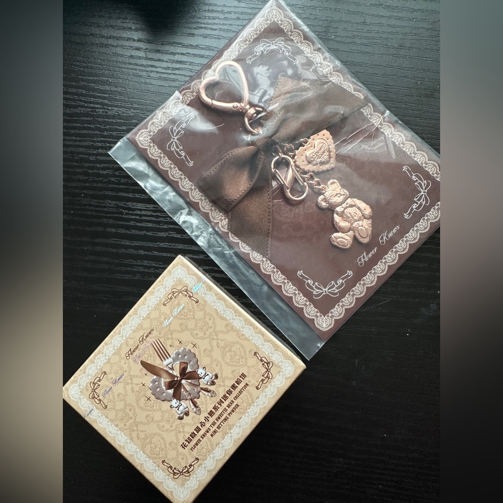 Flower Knows The Sweetie Bear Mini Setting Powder Keychain - 01 Cookie